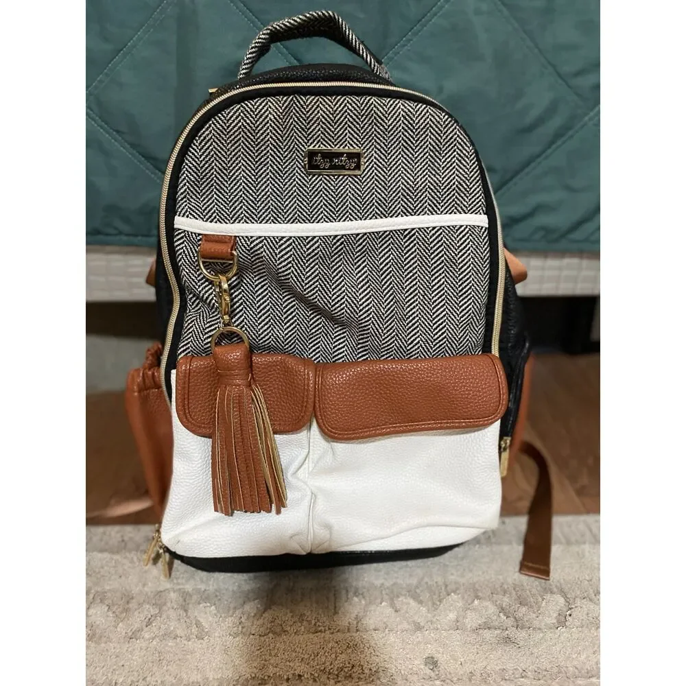 itzy ritzy mini backpack coffee and cream The comfortable backpack straps provide hands Itzy Ritzy | Bags |